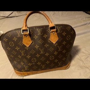 Louis Vuitton purse